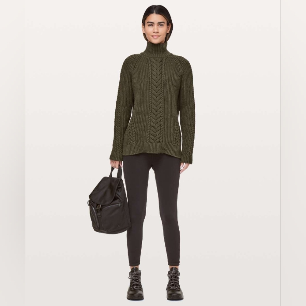 💥 Lululemon Bring The Cozy Turtleneck - Picture 4 of 10